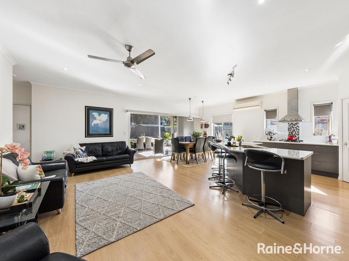 27 Scullin Street — photo 4 of 25