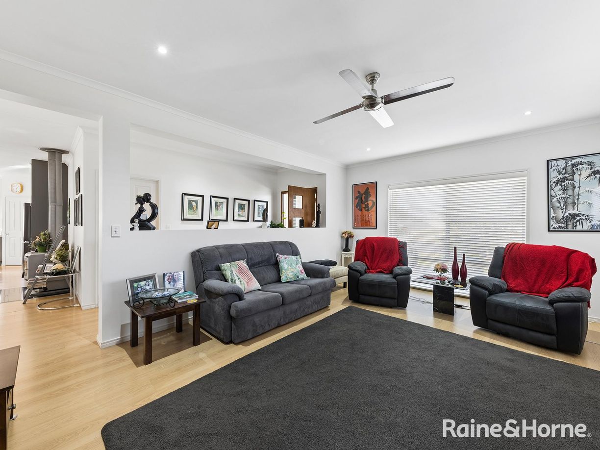 27 Scullin Street — photo 2 of 25