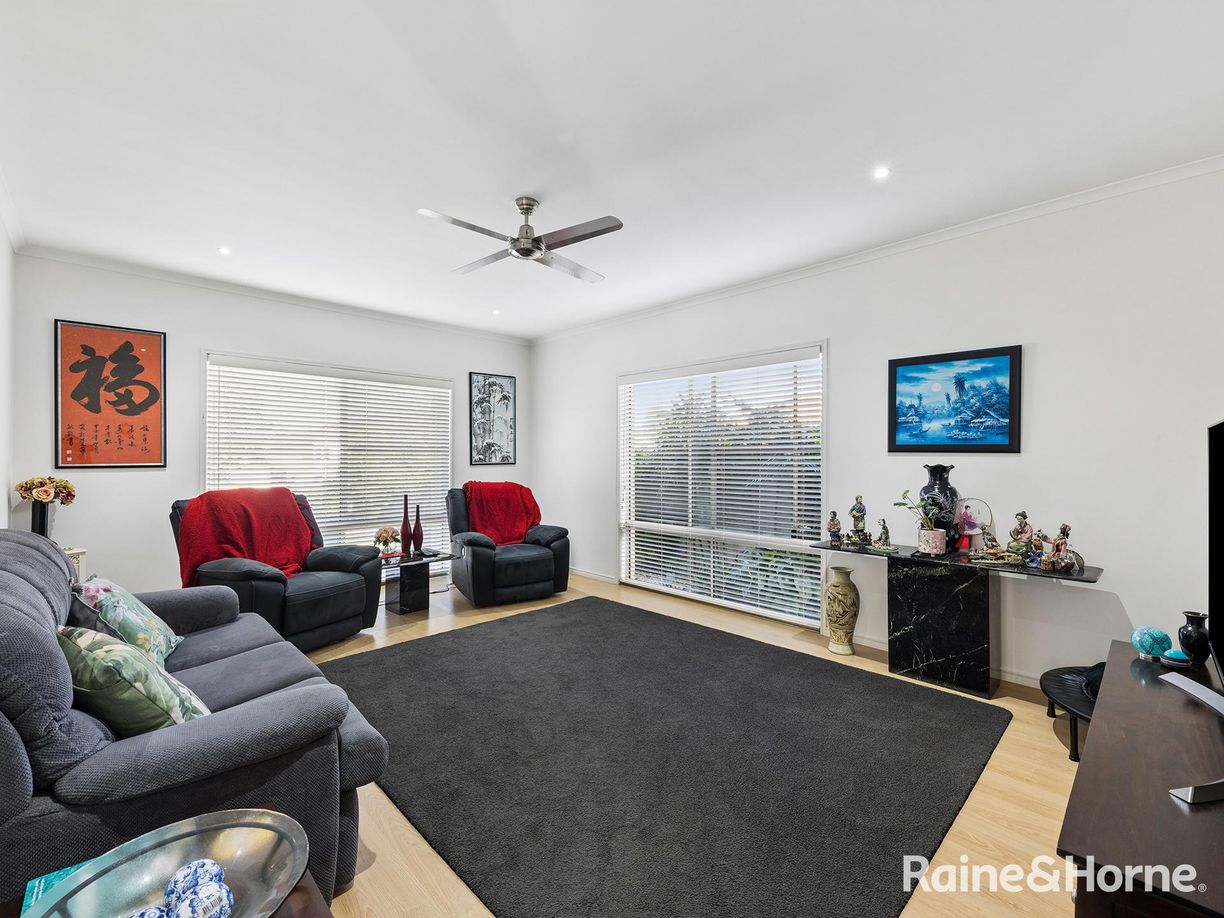27 Scullin Street — photo 3 of 25