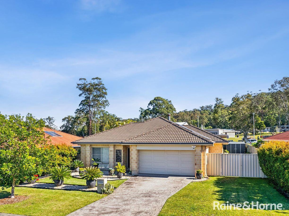 27 Scullin Street — photo from Raine & Horne Maclean | Yamba | Iluka