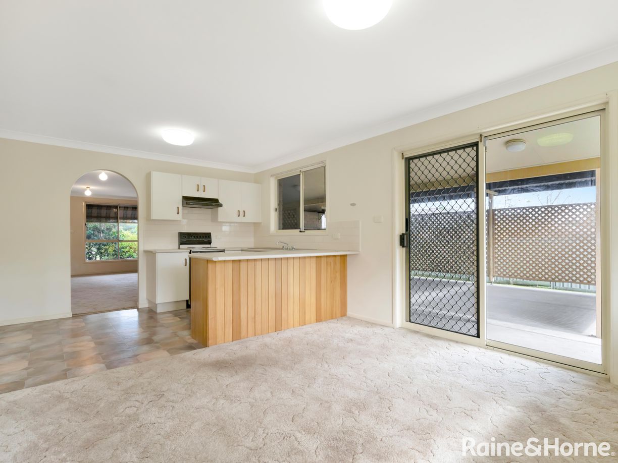 13 Purcell Crescent — photo 6 of 21