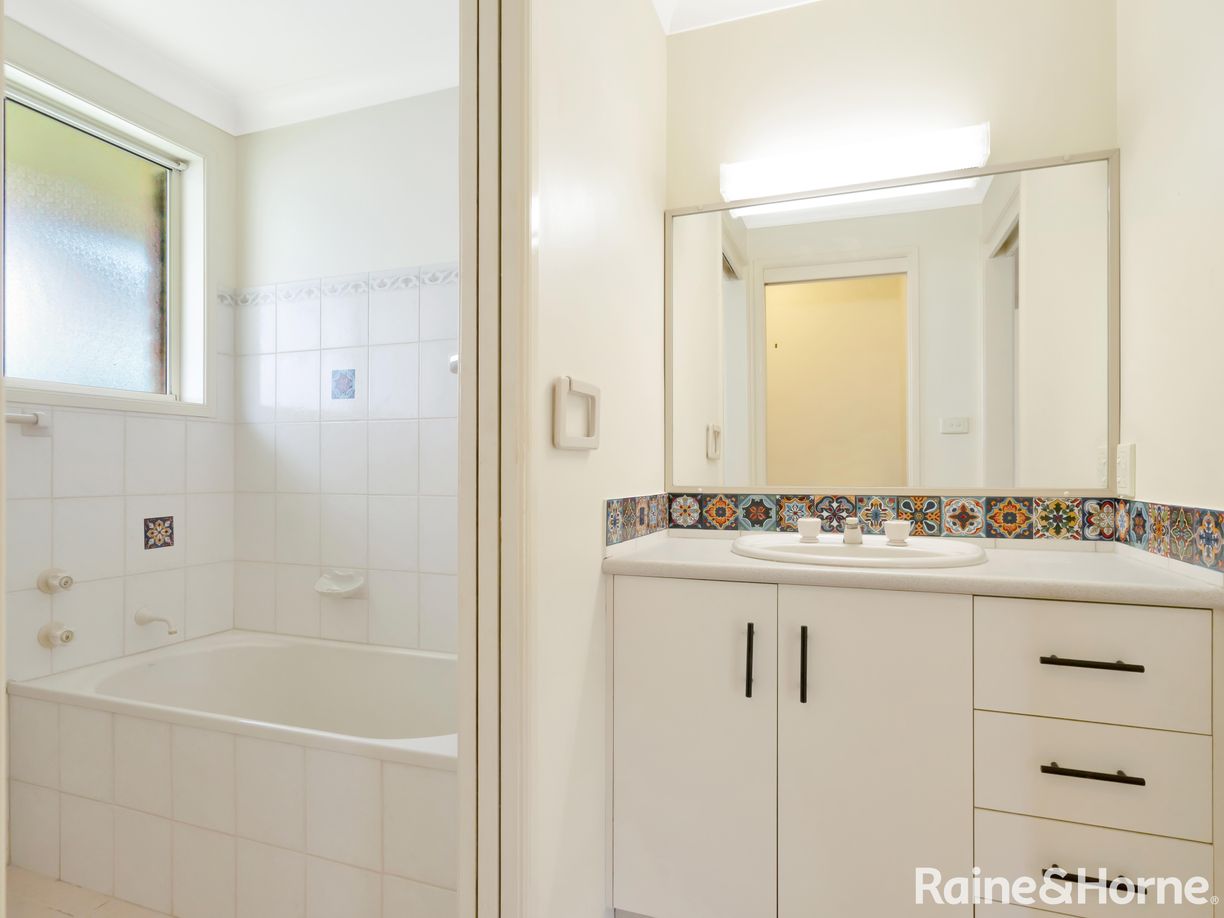 13 Purcell Crescent — photo 11 of 21