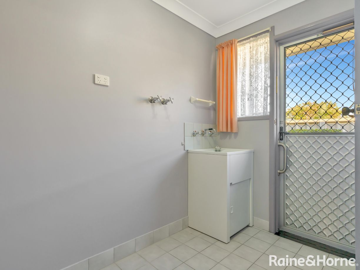 2/12 Heron Court — photo 16 of 28