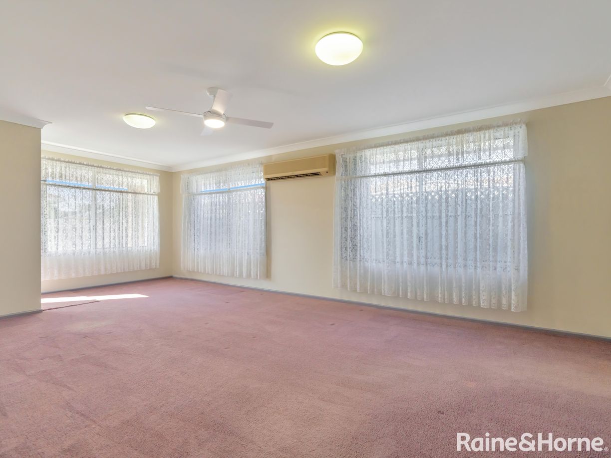 2/12 Heron Court — photo 9 of 28