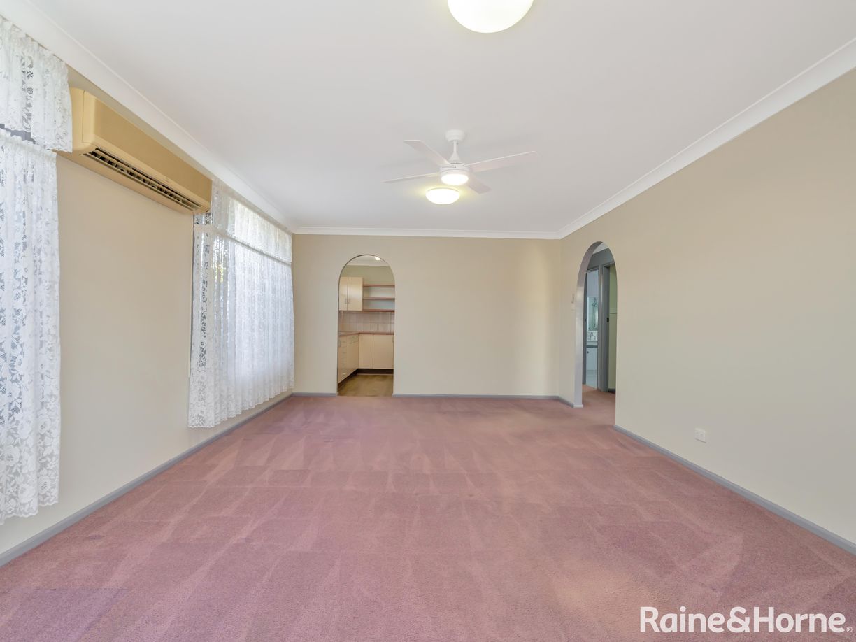 2/12 Heron Court — photo 8 of 28