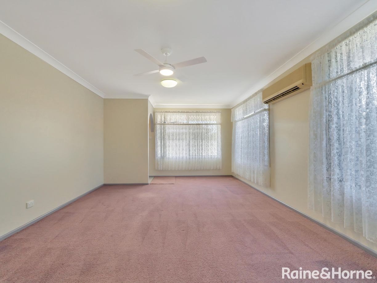 2/12 Heron Court — photo 10 of 28