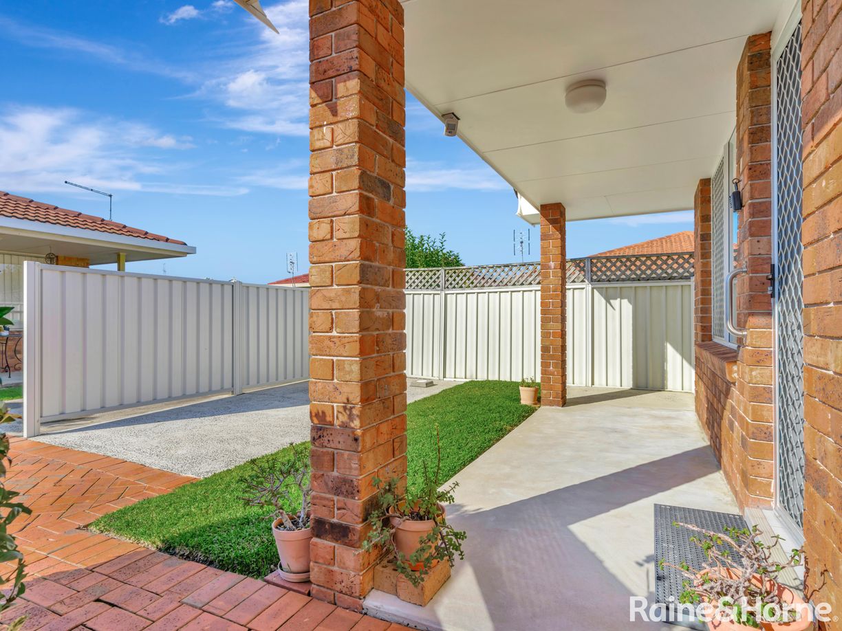 2/12 Heron Court — photo 7 of 28
