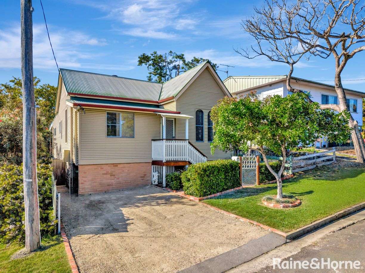 33 Oban Street — photo from Raine & Horne Maclean | Yamba | Iluka