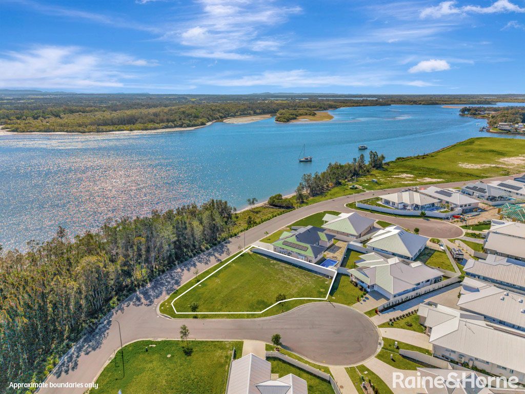 1 Lillian Place — photo from Raine & Horne Maclean | Yamba | Iluka
