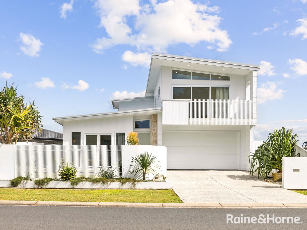 33 Witonga Drive — photo from Raine & Horne Maclean | Yamba | Iluka