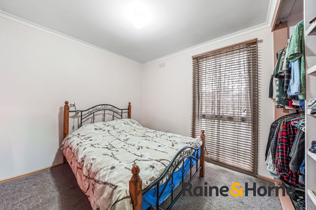 17 Fairbairn Road — photo 10 of 19