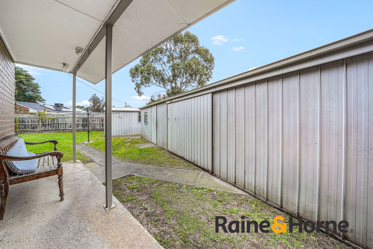 17 Fairbairn Road — photo 13 of 19