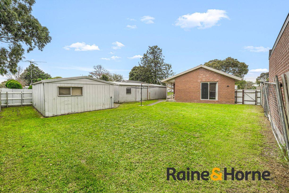 17 Fairbairn Road — photo 14 of 19