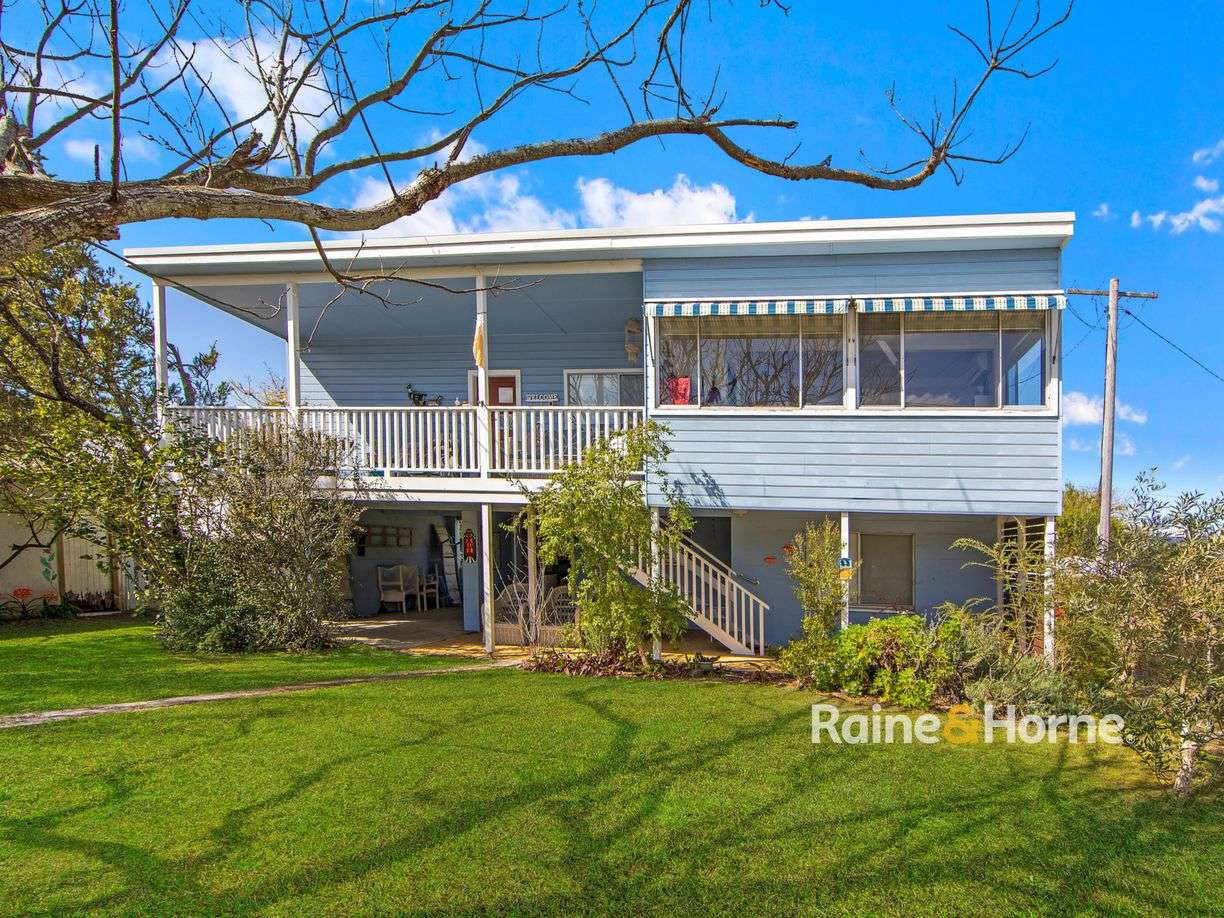 53 Bay Street — photo from Raine & Horne Pearl Beach / Patonga