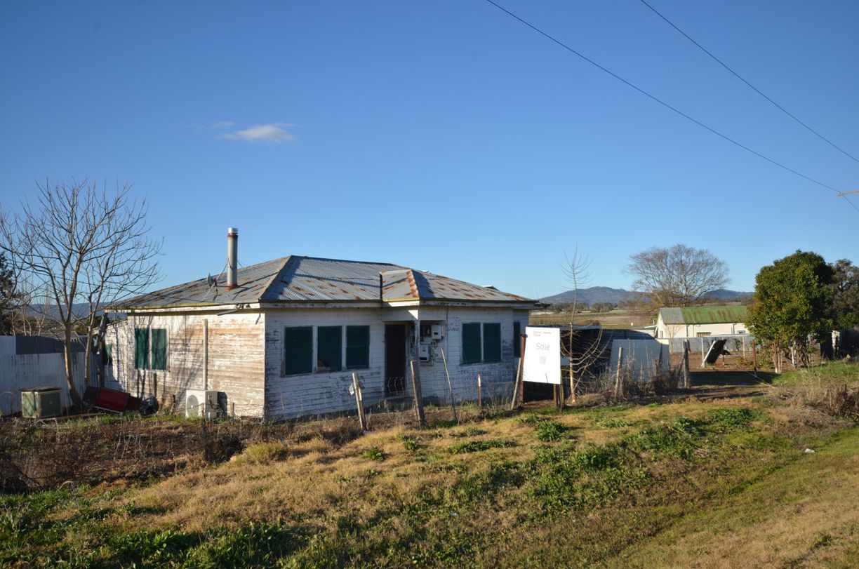 69 South Street — photo from Raine & Horne Quirindi/Murrurundi