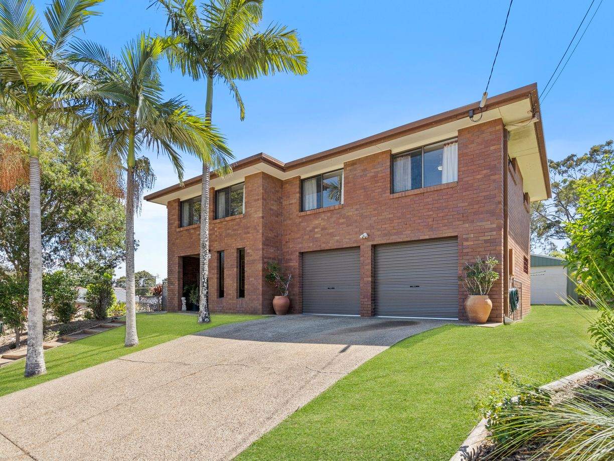 Spacious Family Home in Prime Alexandra Hills Location 2 Polperro