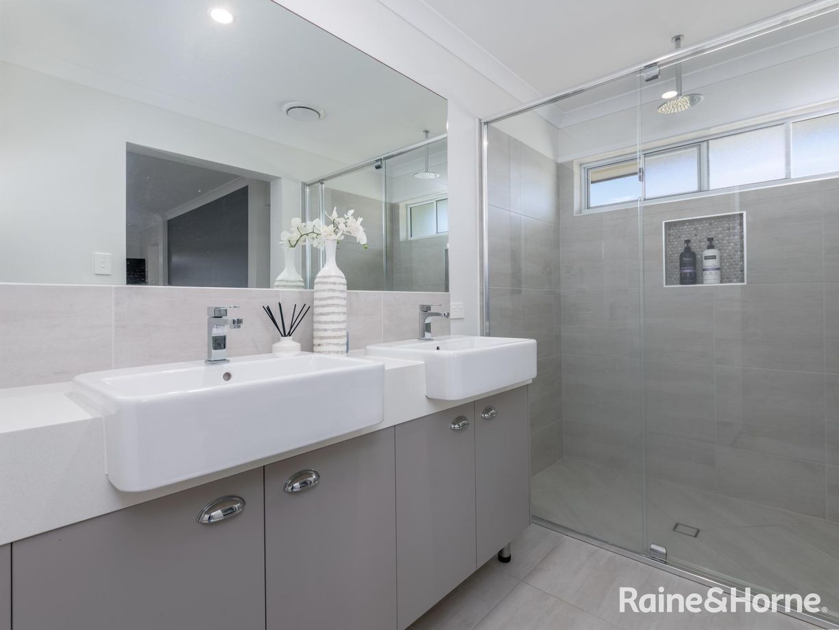 84 Malvern Drive — photo 12 of 26