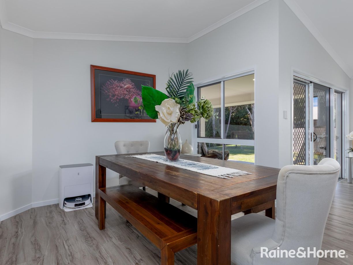 84 Malvern Drive — photo 9 of 26