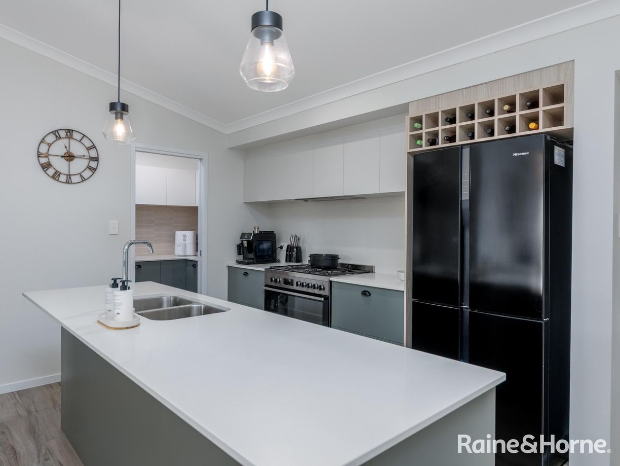 84 Malvern Drive — photo 8 of 26