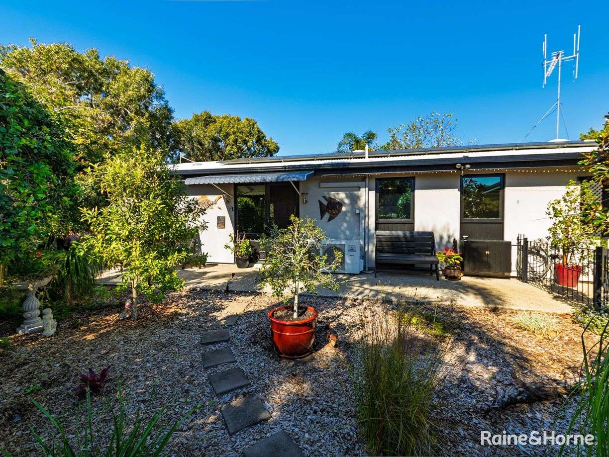 5 Buchan Drive — photo 19 of 21