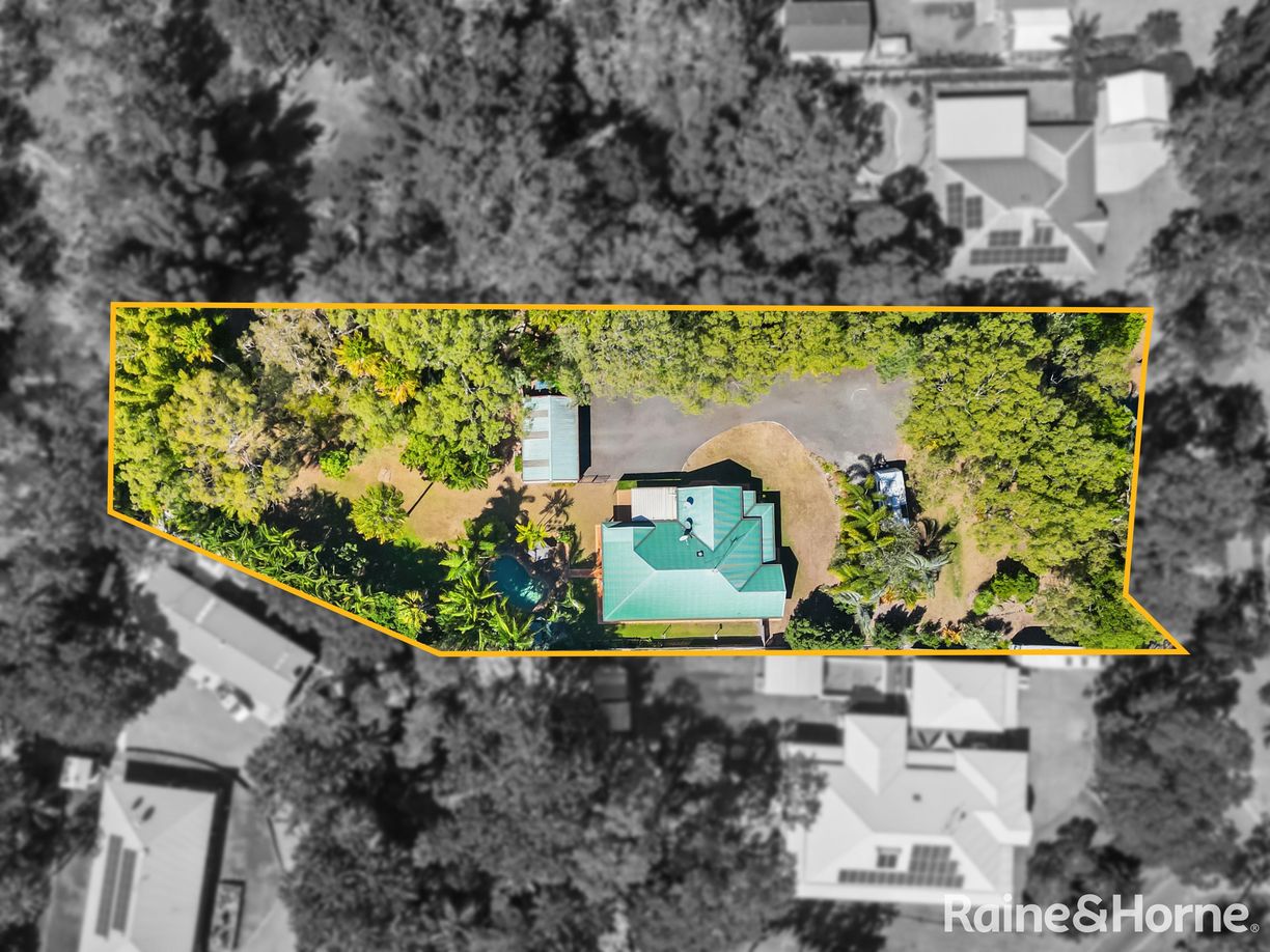 11 Woodlands Lane — photo 3 of 23