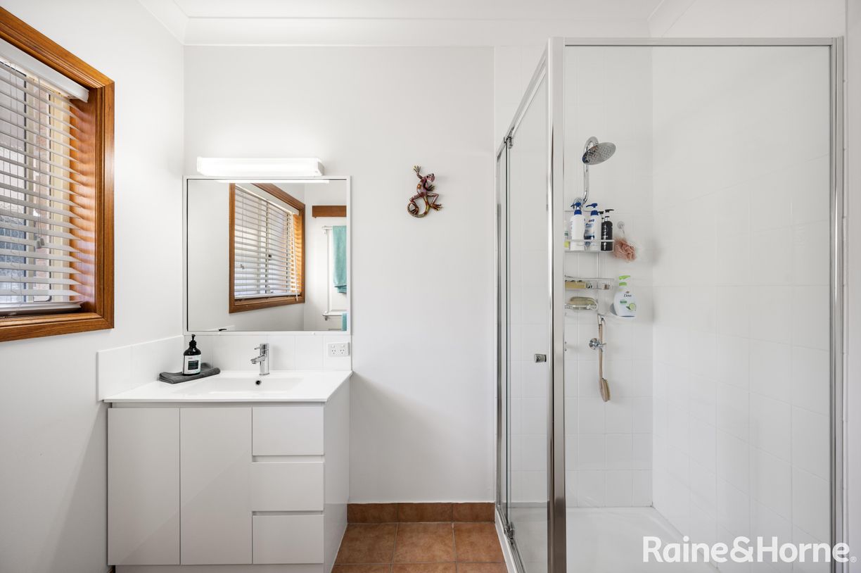 11 Woodlands Lane — photo 14 of 23
