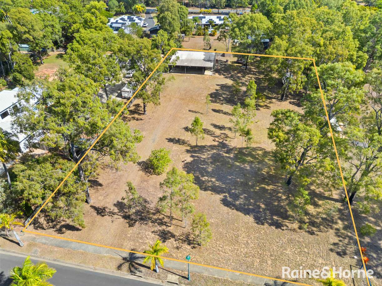 7 Royal Boulevard — photo 2 of 3