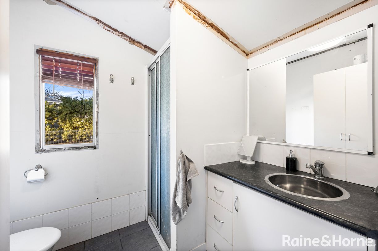 168 Woongarra Street — photo 13 of 21