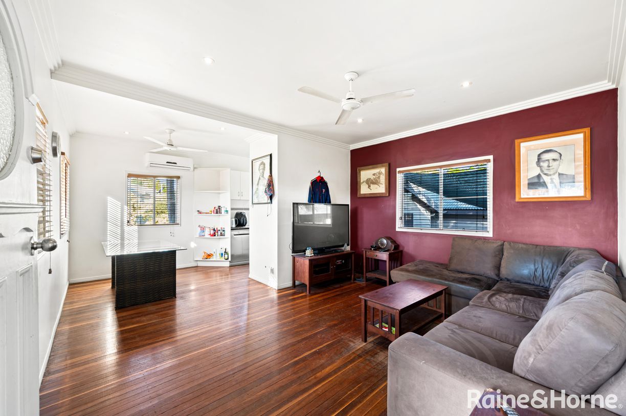 168 Woongarra Street — photo 7 of 21