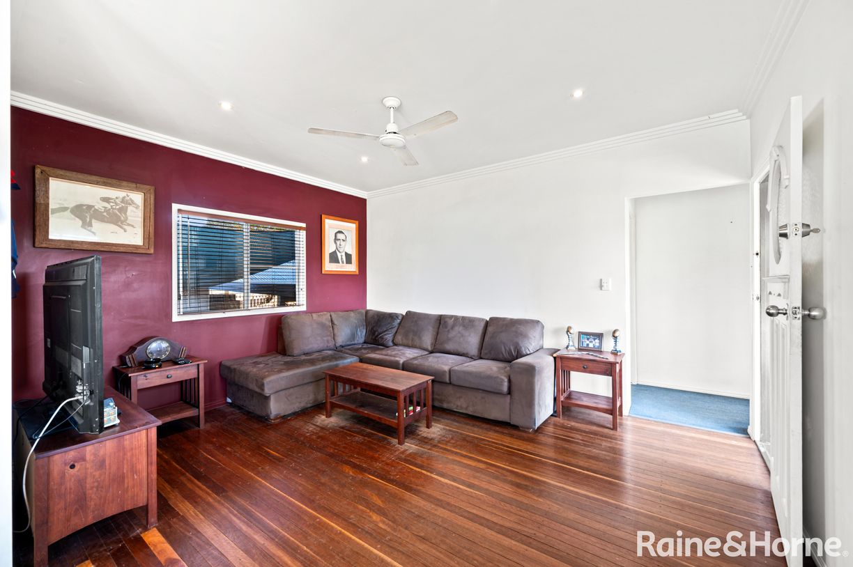 168 Woongarra Street — photo 8 of 21