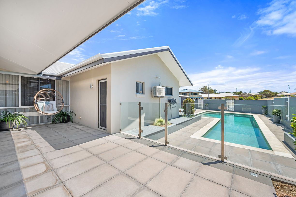255 Woongarra Scenic Drive — photo 18 of 30