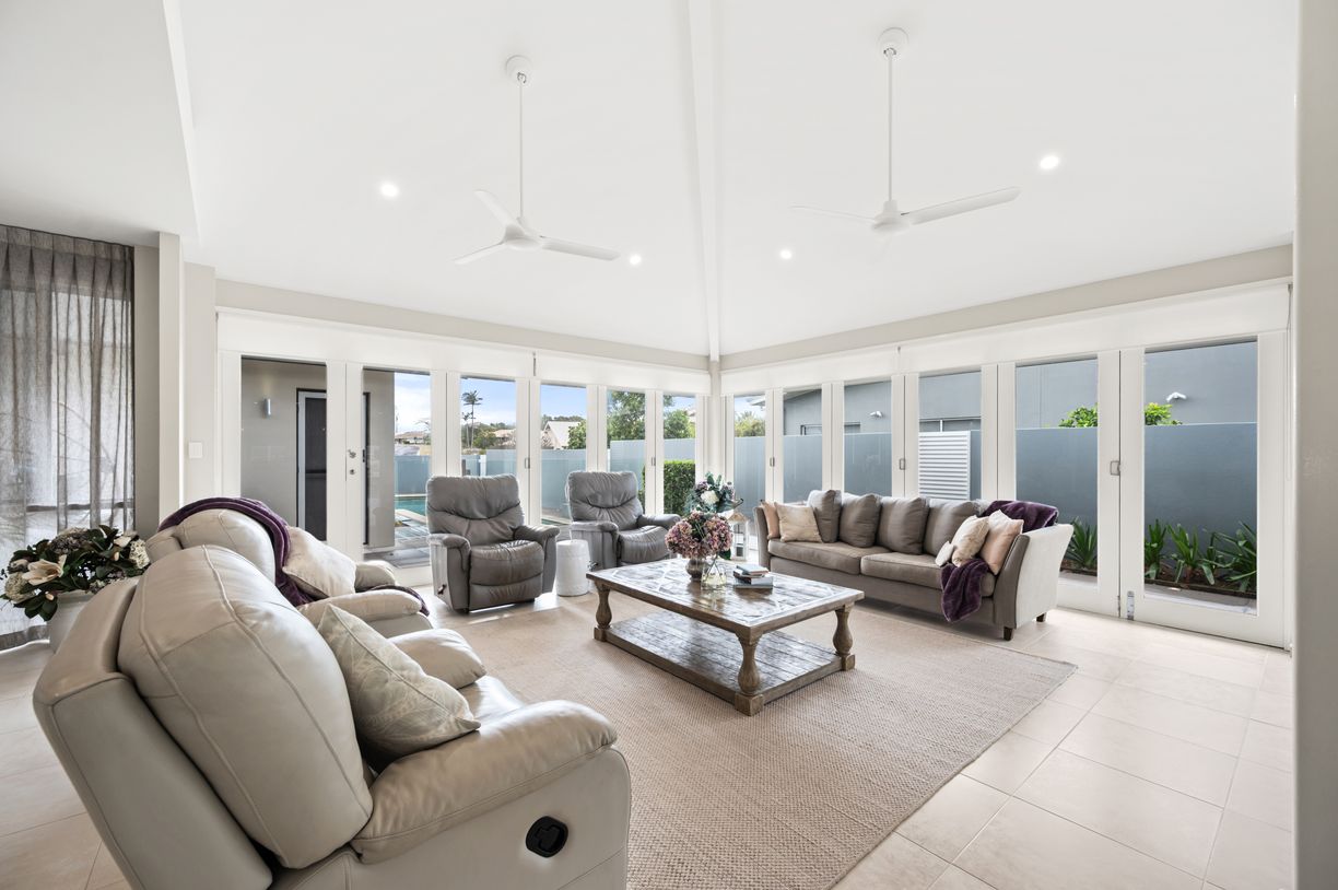 255 Woongarra Scenic Drive — photo 11 of 30