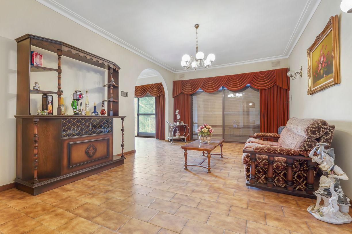 24 Zenith Street — photo 4 of 10