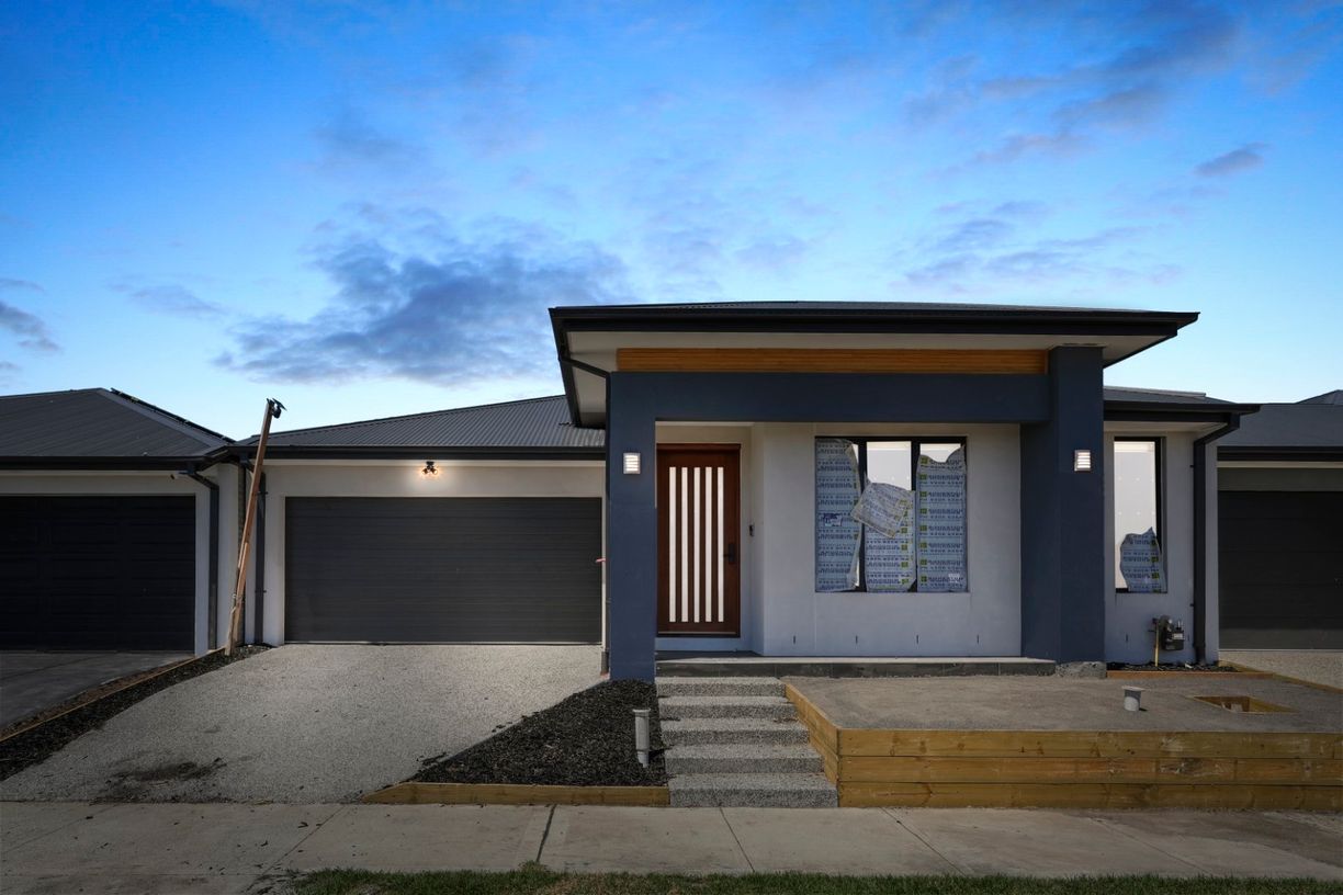 44 Farm Crescent — photo 3 of 14