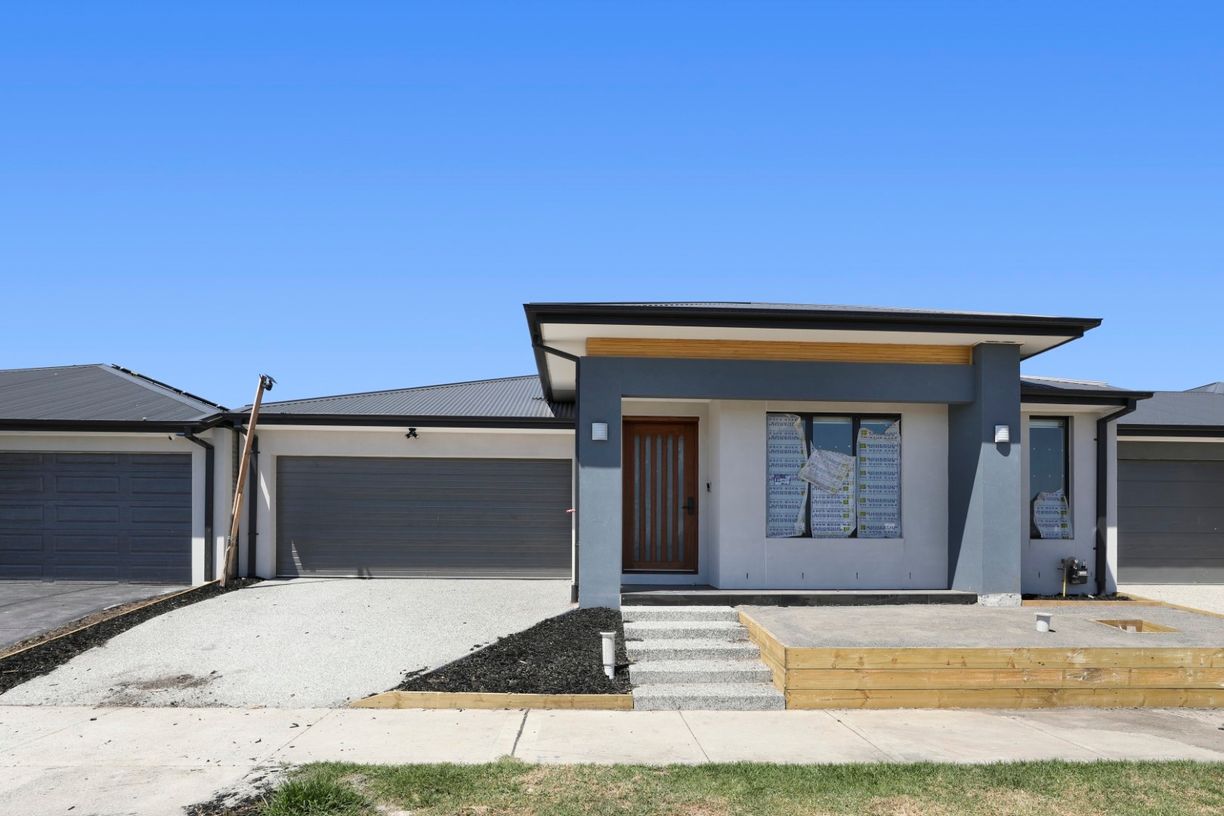 44 Farm Crescent — photo 4 of 14