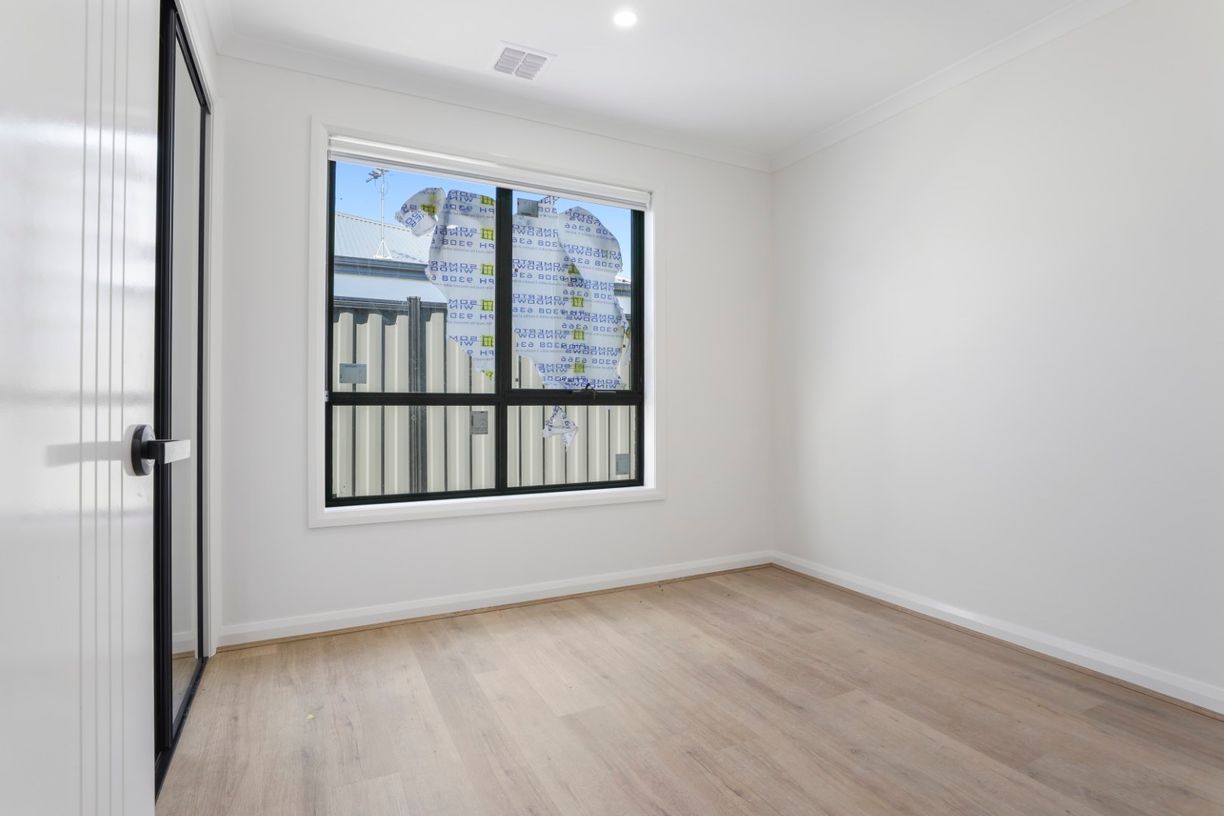 44 Farm Crescent — photo 11 of 14