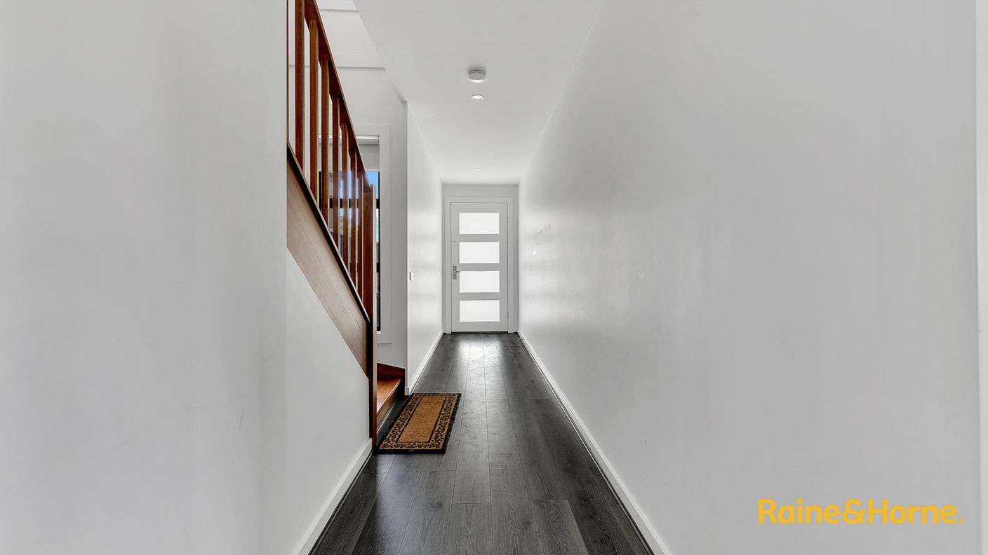 18 Trowbridge Drive — photo 3 of 17