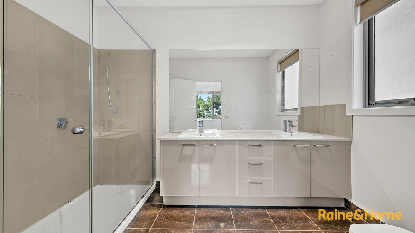 2/2 Vale Street — photo 10 of 12