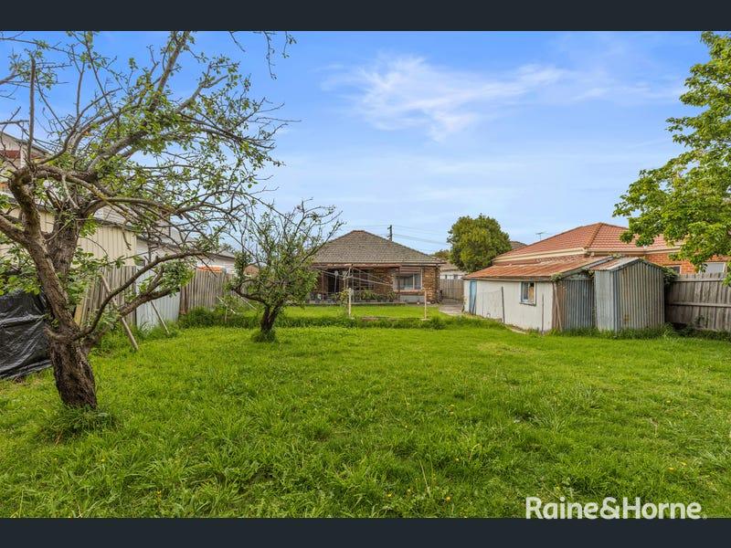 877 Pascoe Vale Road — photo 4 of 12