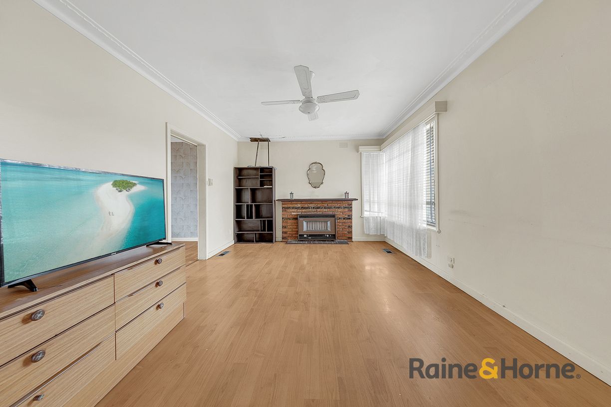 39 Angus Street — photo 4 of 19