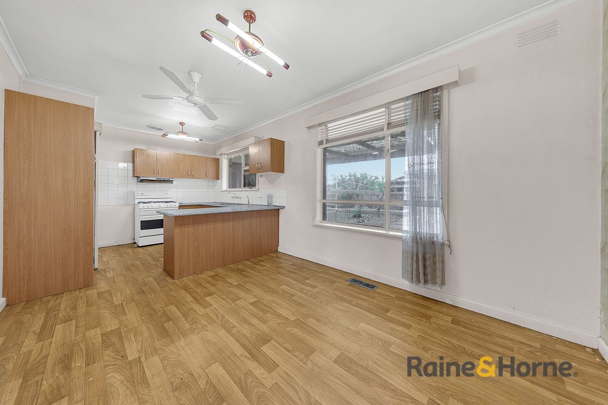 39 Angus Street — photo 5 of 19