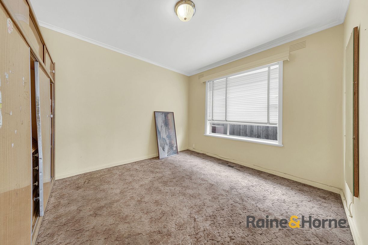 39 Angus Street — photo 9 of 19