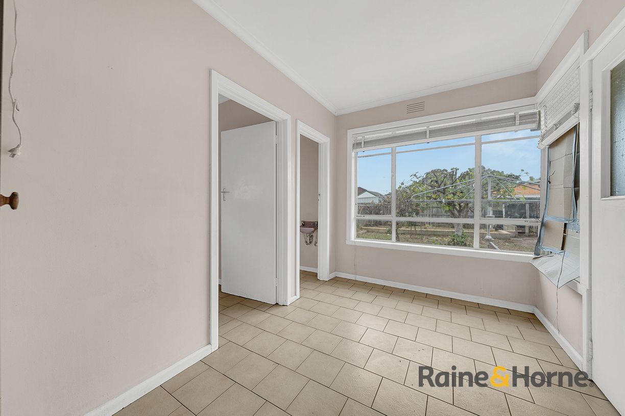 39 Angus Street — photo 11 of 19