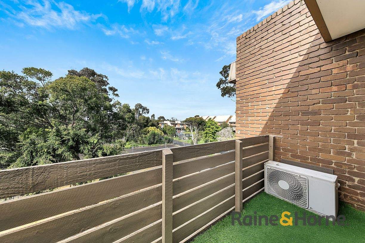 8/200 Melrose Drive — photo 11 of 23