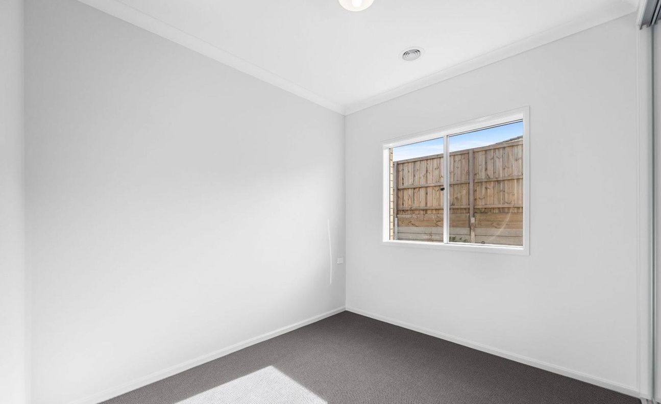 131 Arrowsmith Street — photo 8 of 11