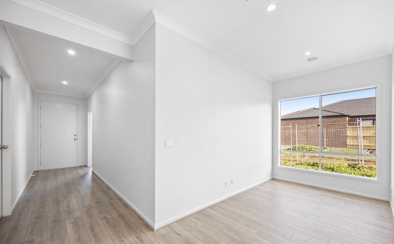 131 Arrowsmith Street — photo 5 of 11