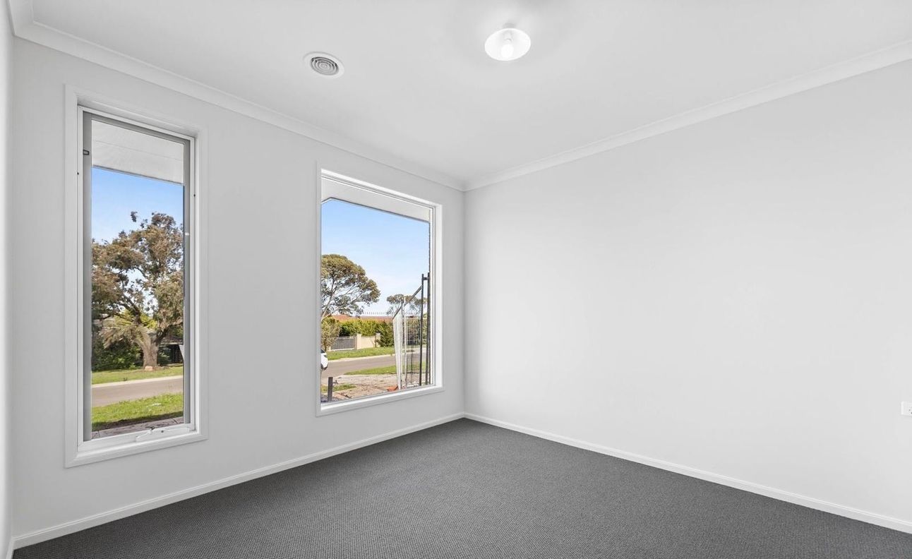 131 Arrowsmith Street — photo 9 of 11