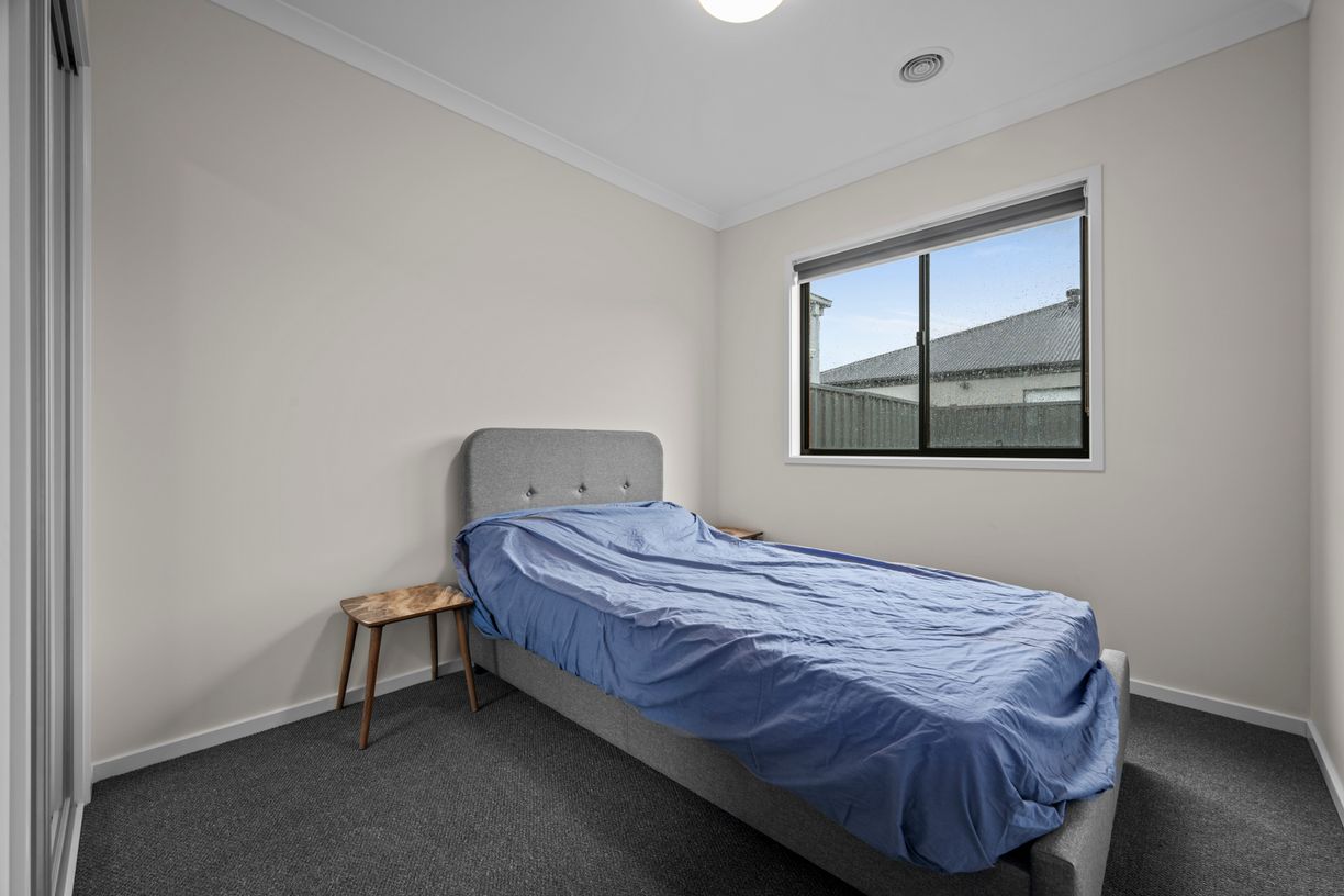 21 Columbus Road — photo 4 of 10