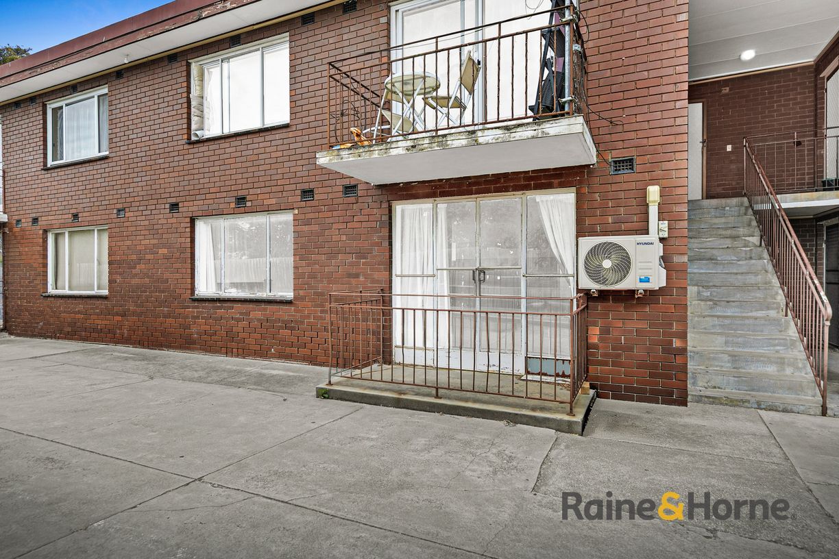 2/118 Cuthbert Street — photo 2 of 10