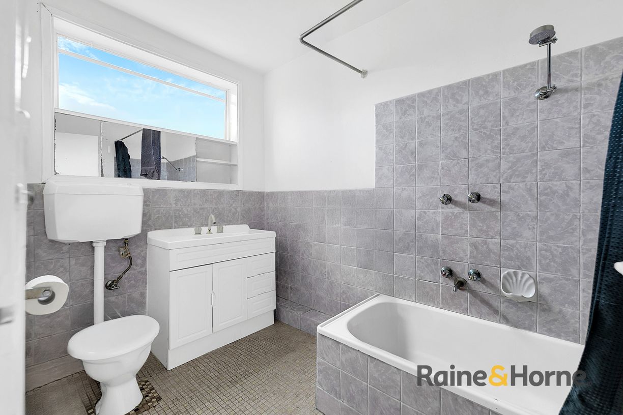 2/118 Cuthbert Street — photo 5 of 10